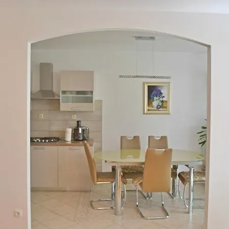 Appartement Ivanka In *
